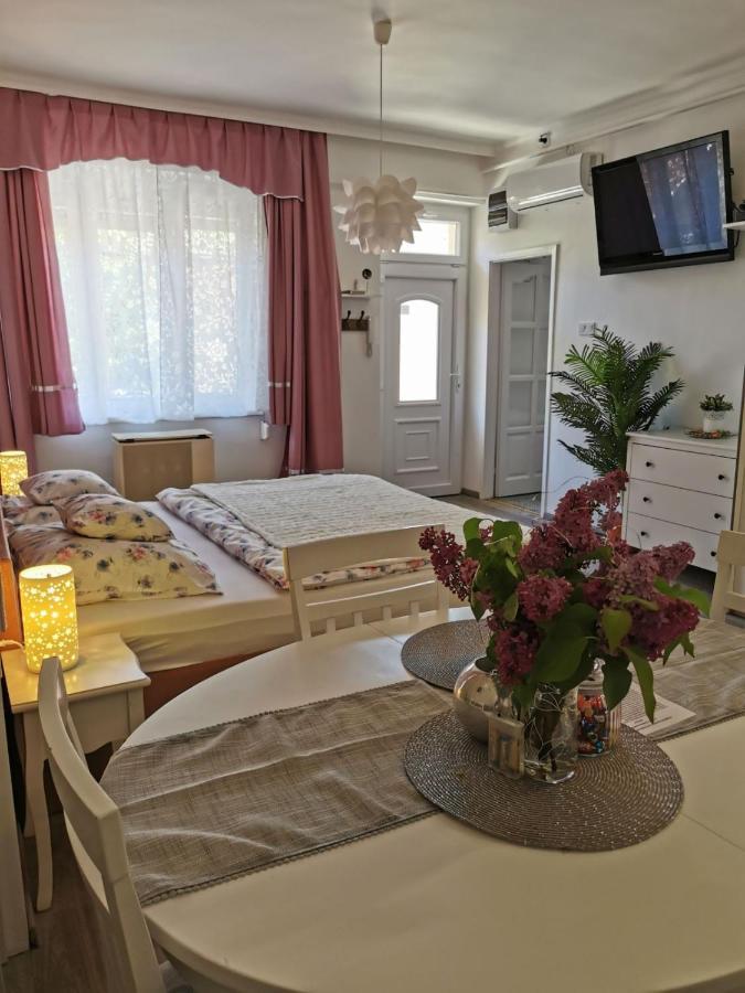 Foglal-Lak Apartman Eger Eksteriør bilde
